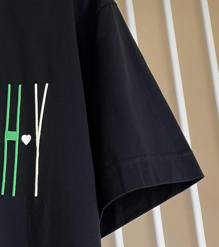Styling view of Givenchy luxury piece style No.147