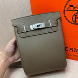  polished everyday bag detail view showing craftsmanship 14
