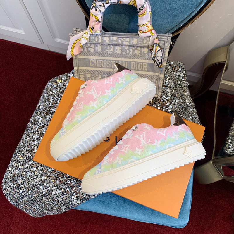 Styling view of Louis Vuitton luxury piece style No.100