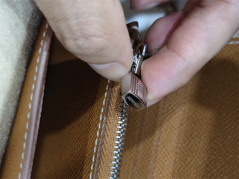 Refined handbag styled for everyday wear