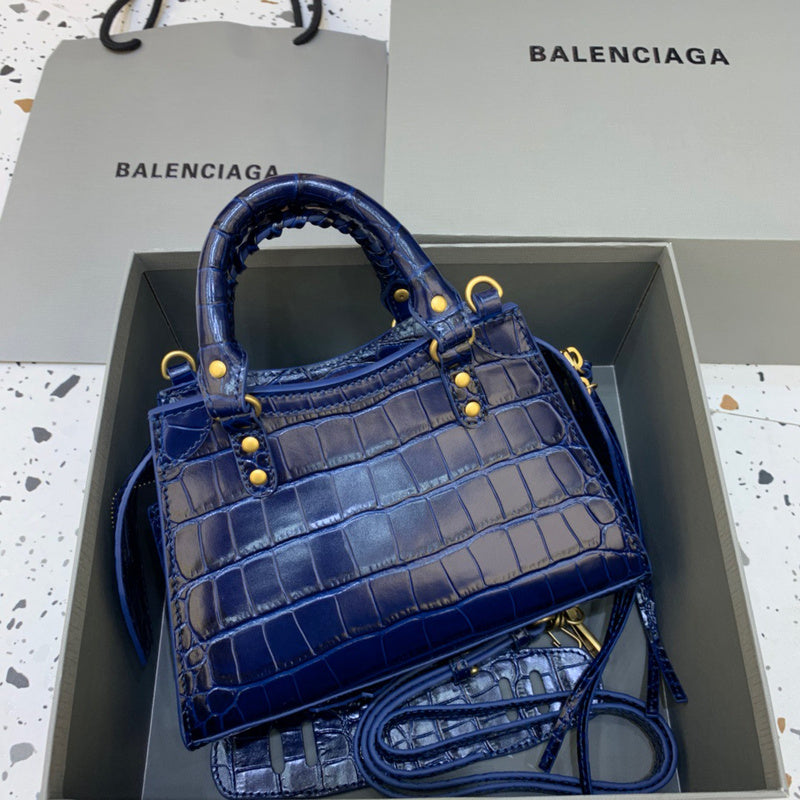 Bold Premium PU Leather Handbag - Modern Structured Build | Women's Luxury Handbag #328 - close-up detail shot (image 3) of designer-inspired handbag