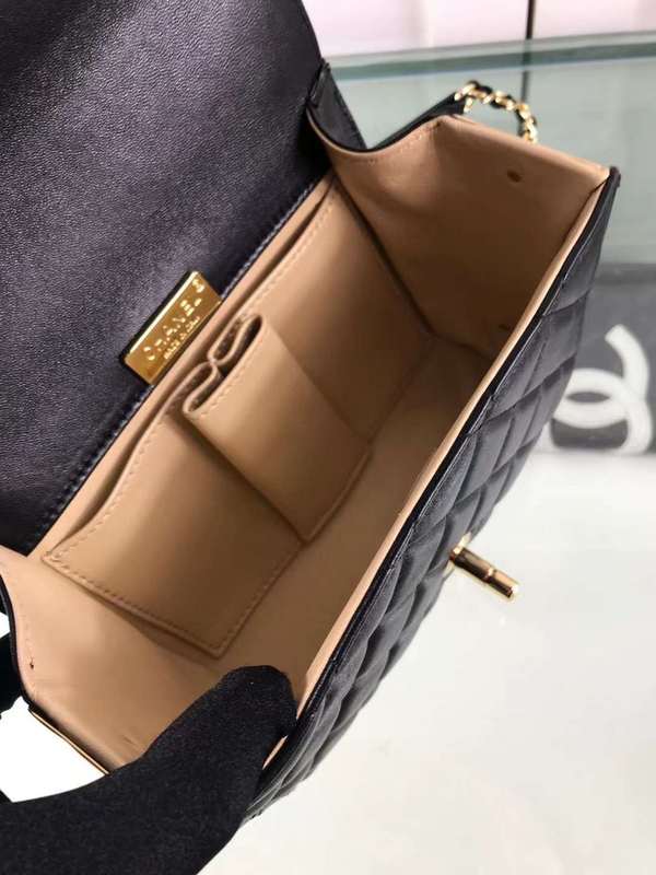 Zivas Charm Effortless Sophistication Fashion Handbag (Premium Everyday Carry) – Lifestyle Shot