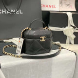 Zivas Charm Signature Style Luxury Handbag (Versatile Style Statement) – Styled Look