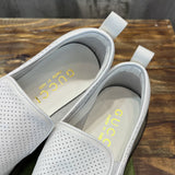 Gucci classic monochrome luxury sneakers view 4 heritage-inspired look