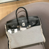 Fluid handbag styled for everyday wear