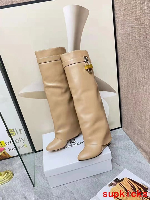 Givenchy shoes Style 118 - back heel detail