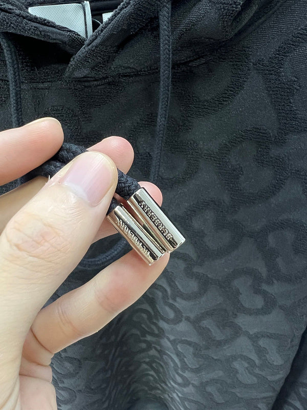 Three-quarter angle view of Burberry luxury piece style No.337