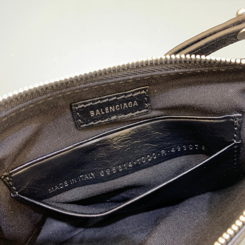 Chic Faux Leather Handbag - Premium Craftsmanship Detailing | Women's Fashion Handbag #356 - texture close-up (image 9) of designer-inspired handbag
