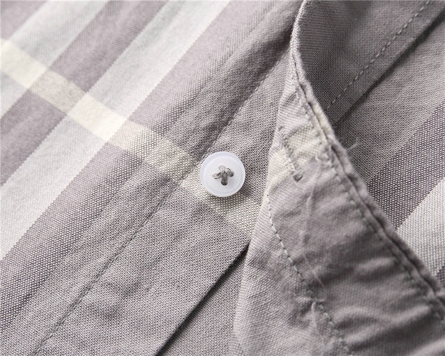 Three-quarter angle view of Burberry luxury piece style No.571