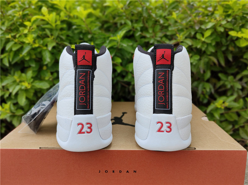 Nike Men's & Women's Designer Low-Top Shoes — Style 173 angle view
