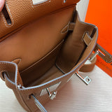  tote bag close-up of hardware and finish 17