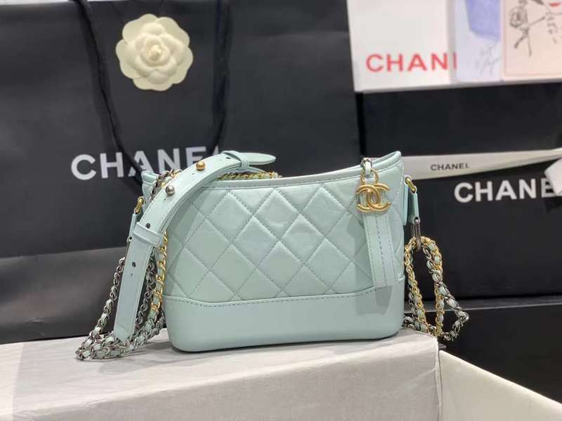 Zivas Charm Modern Minimalist Look Luxury Handbag (Timeless Wardrobe Addition) – Styled Look