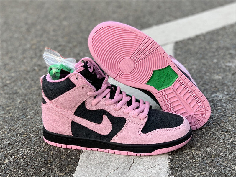 Nike Men's & Women's Iconic Street Trainers — Style 203 hardware detail