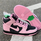 Nike Men's & Women's Iconic Street Trainers — Style 203 hardware detail