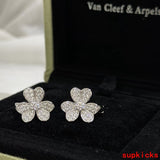 Front view of Van Cleef & Arpels unisex jewelry piece