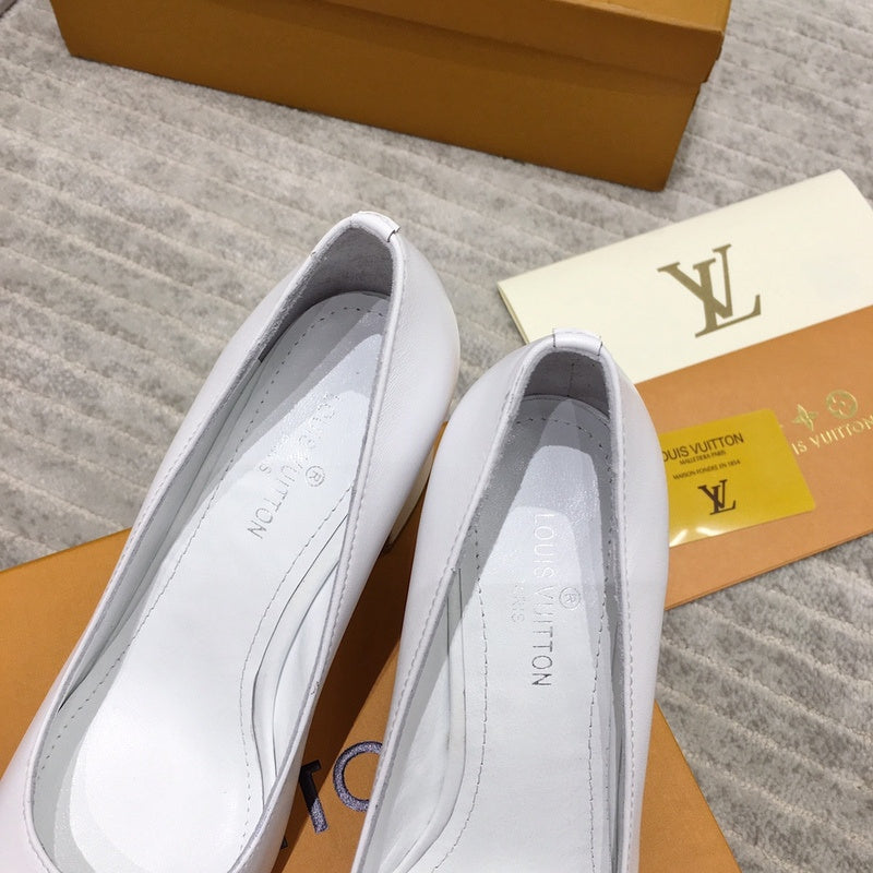 Louis Vuitton shoes Style 249 - top view showing design