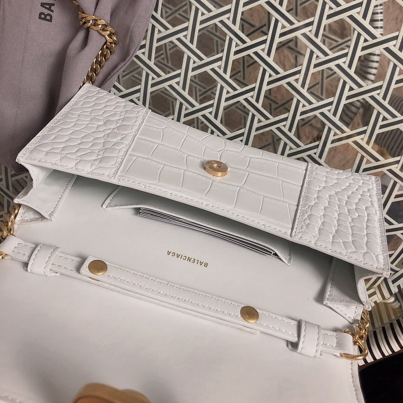 Side profile of premium classic women's handbag – women's everyday handbag