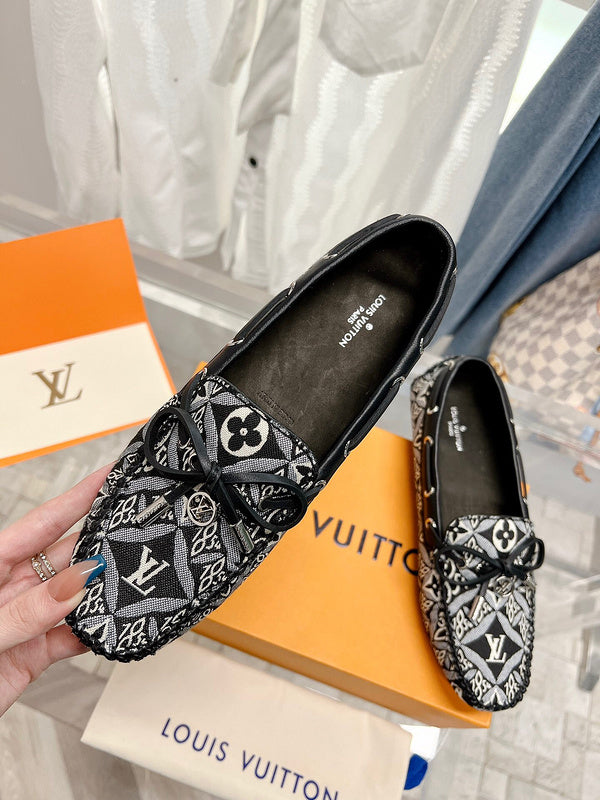 Louis Vuitton shoes Style 320 - additional angle view