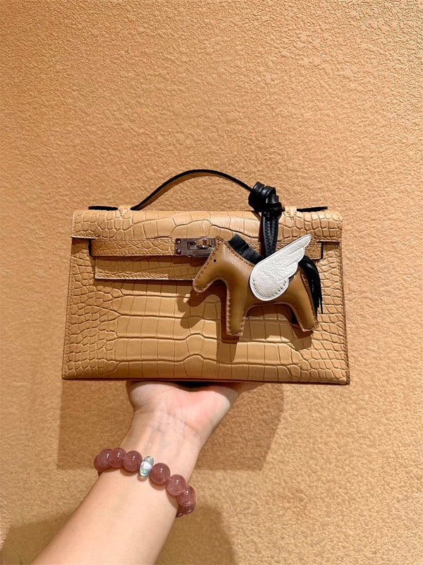  handbag interior and compartment view 9
