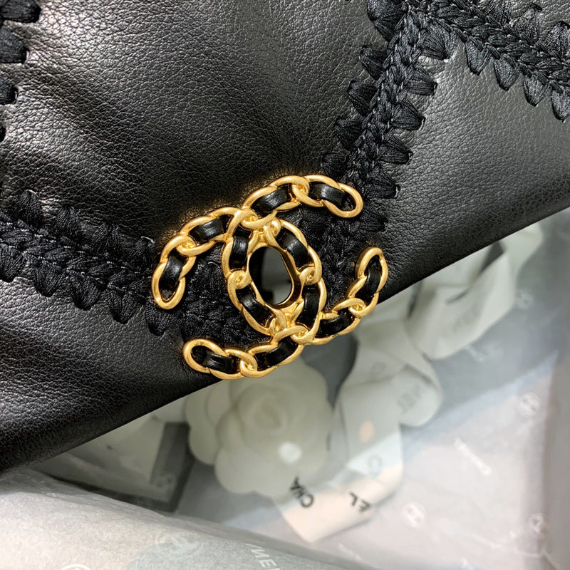  spacious purse view 4