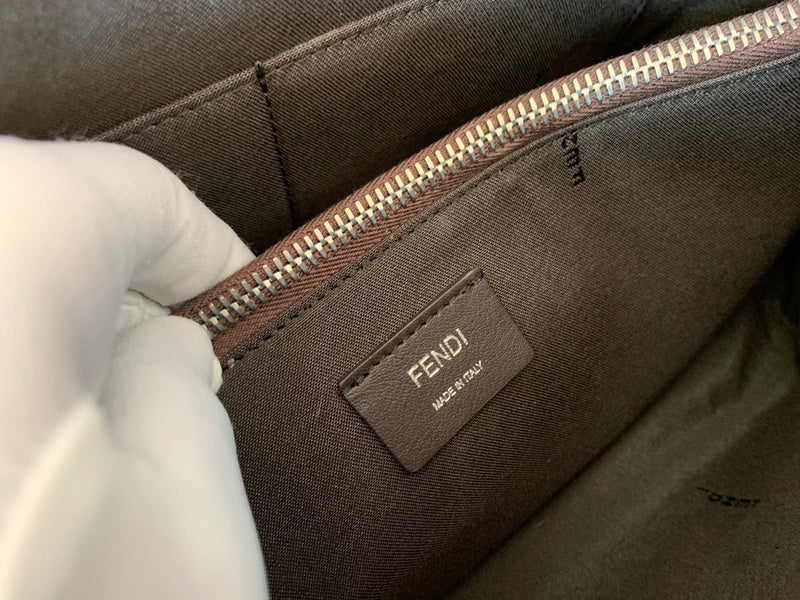 Ziva's Charm handbag – detail view (Standard Size)