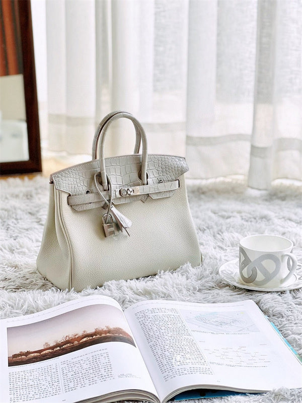  essential carryall bag styled with outfit