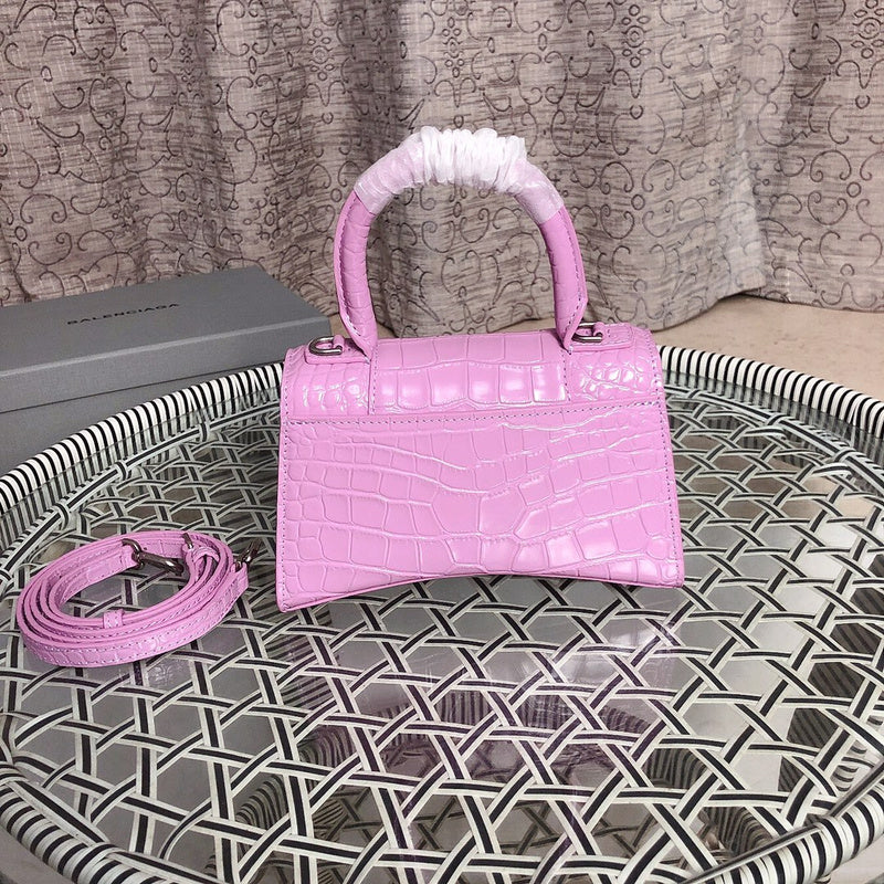 Styled lifestyle shot of everyday-luxe statement women's handbag – women's statement bag
