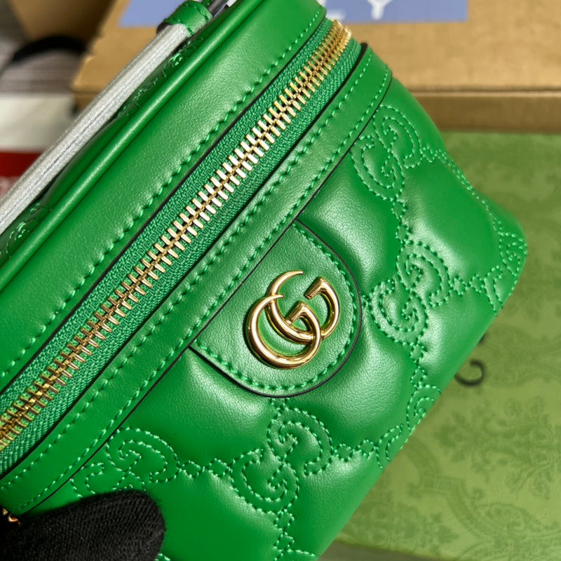 Back view of structured sleek women's handbag – women's everyday handbag