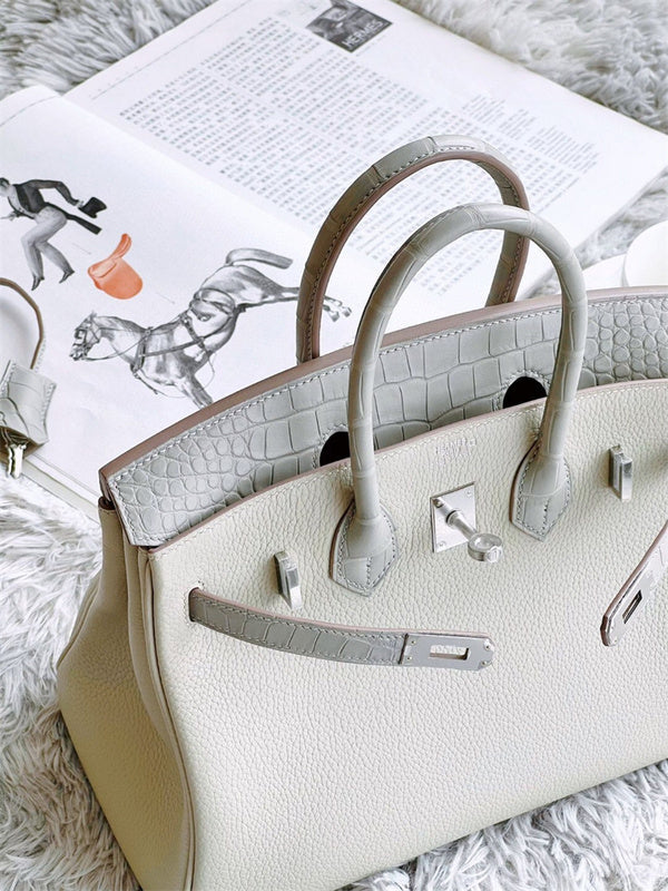 carryall bag interior and compartment view