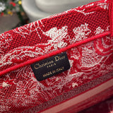 Close-up detail of structured chic women's handbag – women's premium purse