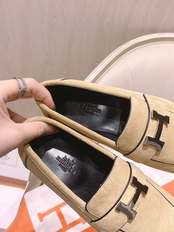 Hermès Grey Bow-Detail Flats - Toe Detail View