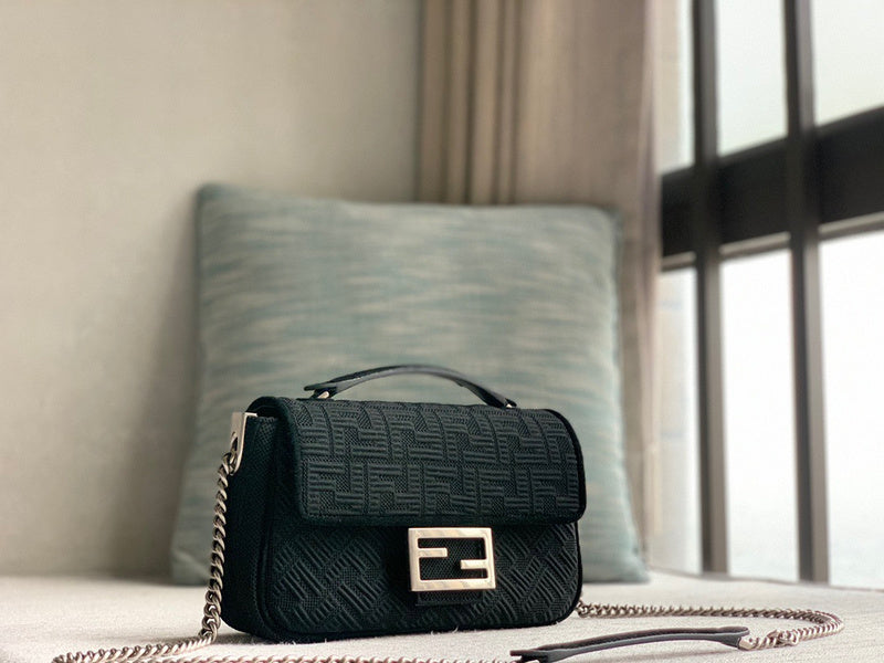 Ziva's Charm handbag – full view (24cm*7cm*14.5cm)