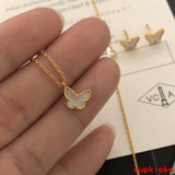 Full view of Van Cleef & Arpels unisex jewelry piece