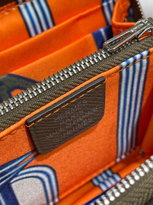 Close-up detail of fluid bag design