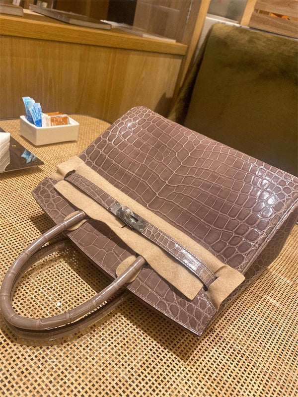  carryall bag interior and compartment view 39