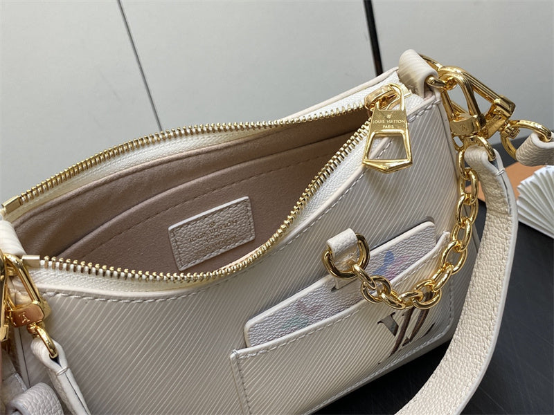  chic everyday bag detail view showing craftsmanship 8