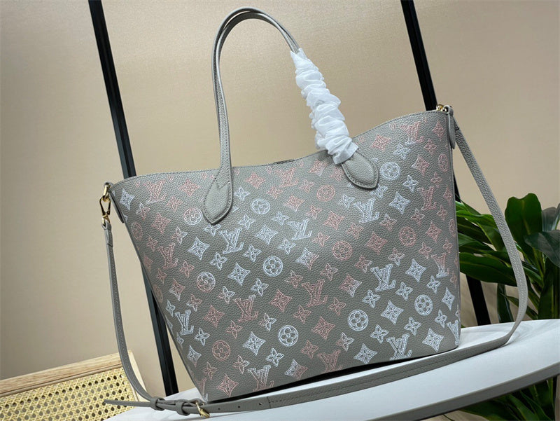  crossbody bag interior and compartment view 9