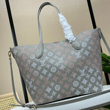  crossbody bag interior and compartment view 9