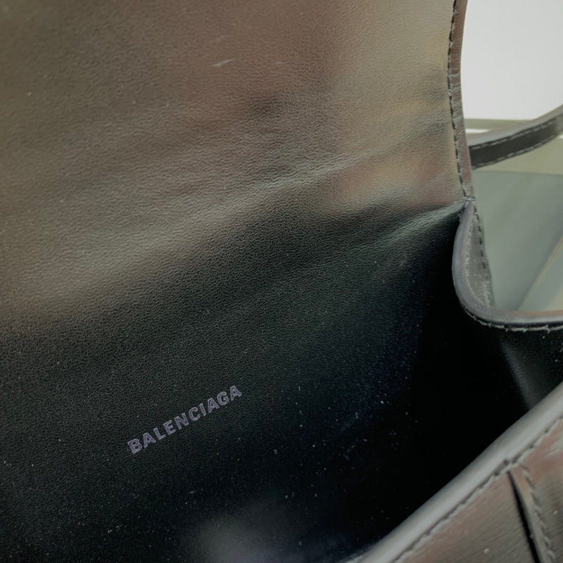 Understated Faux Leather Handbag - Refined Silhouette | Women's Fashion Handbag #555 - texture close-up (image 9) of designer-inspired handbag