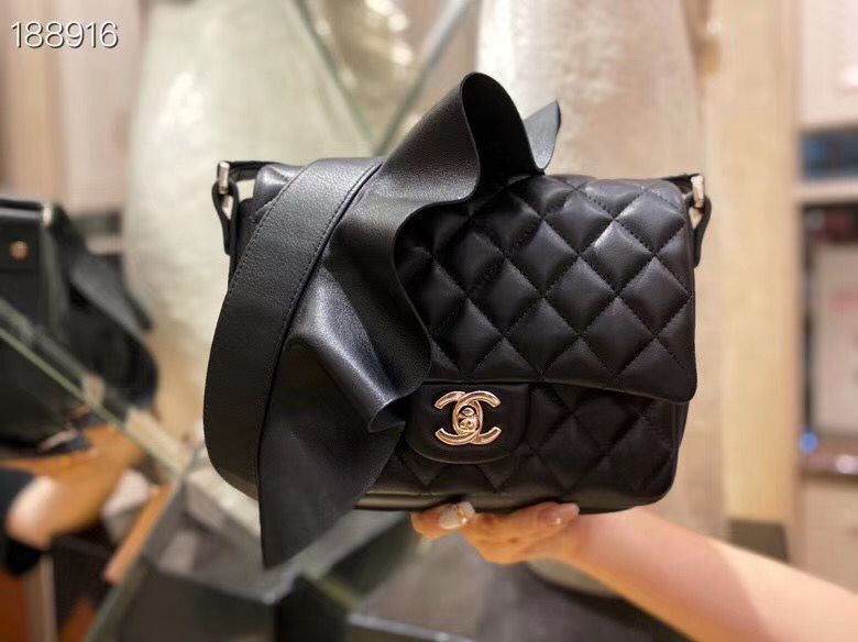  women's handbag, mid design, view 6