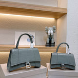 Ziva's Charm handbag – product shot (one versatile size)