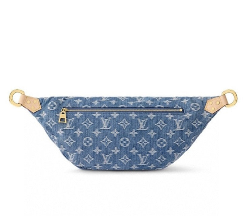  streamlined shoulder bag styled with outfit 12