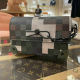  Graceful carryall bag front view 31
