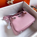  Refined handbag carried on shoulder 22