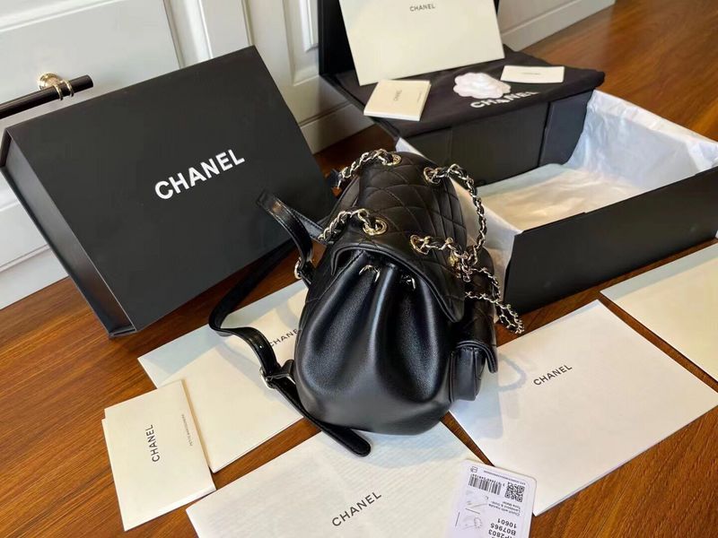  handbag, compact everyday style, image 4