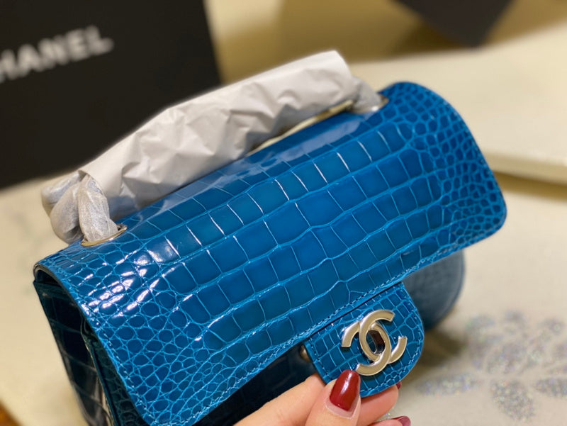  women's handbag, mid design, view 4