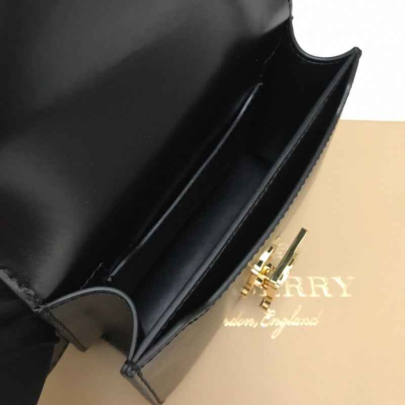 Ziva's Charm handbag – product shot (one versatile size)
