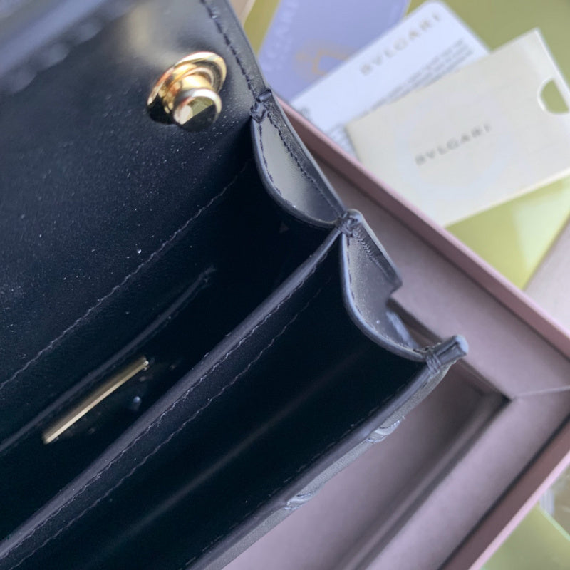 Sophisticated Premium PU Leather Handbag - Understated Luxury Look | Women's Everyday Carry Handbag #1728 - hardware and detail close-up (image 5) of designer-inspired handbag