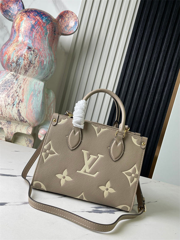  shoulder bag interior and compartment view