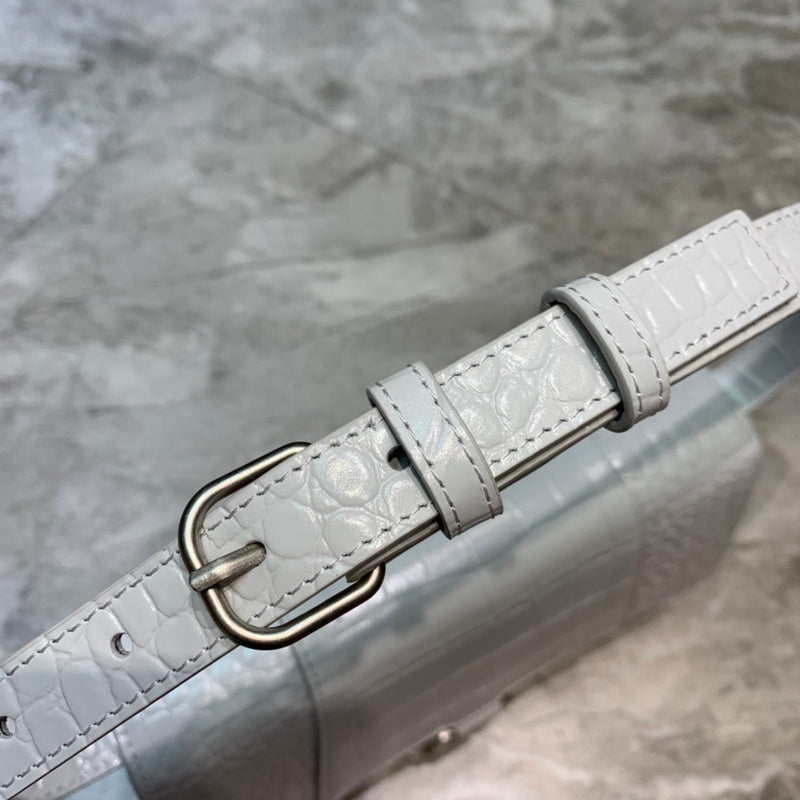 Structured Faux Leather Handbag - Smooth Faux-Leather Exterior | Women's Luxury Handbag #621 - texture close-up (image 9) of designer-inspired handbag